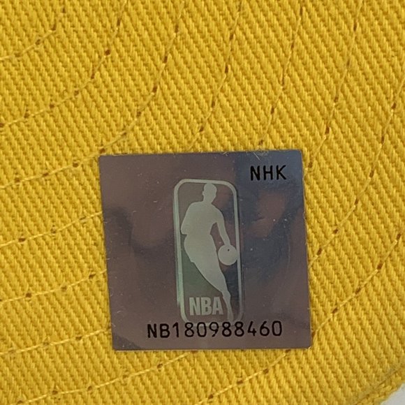 Men's Mitchell & Ness Los Angeles Lakers Purple Yellow‎ Two-Tone Snapback Hat - Picture 9 of 12